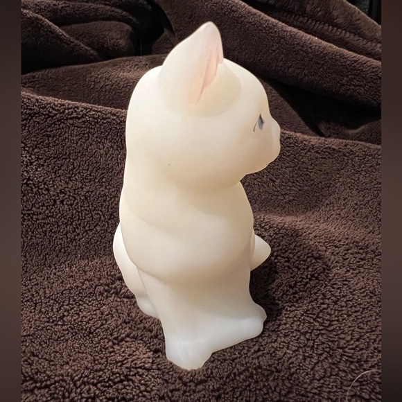 Fenton Vintage Opal Satin Hand Painted and Signed Glass Bear - Picture 2 of 8